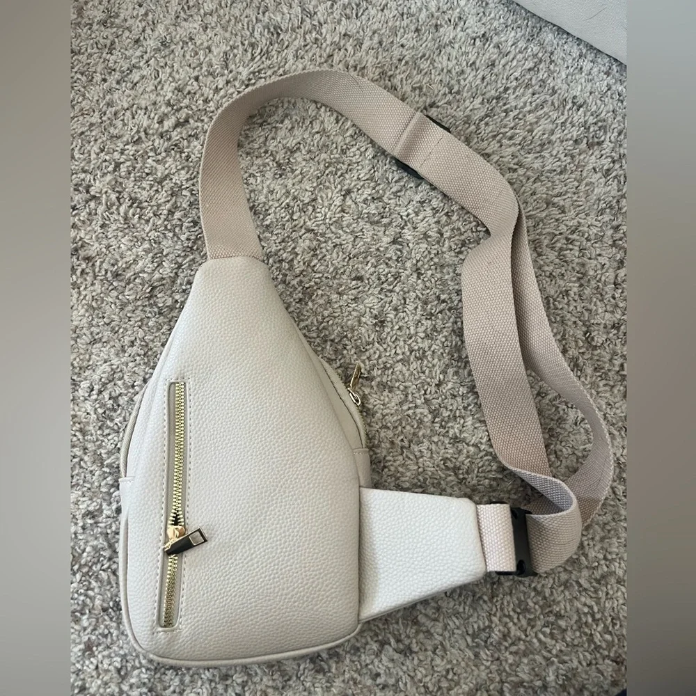 One strap back pack - Picture 2 of 4